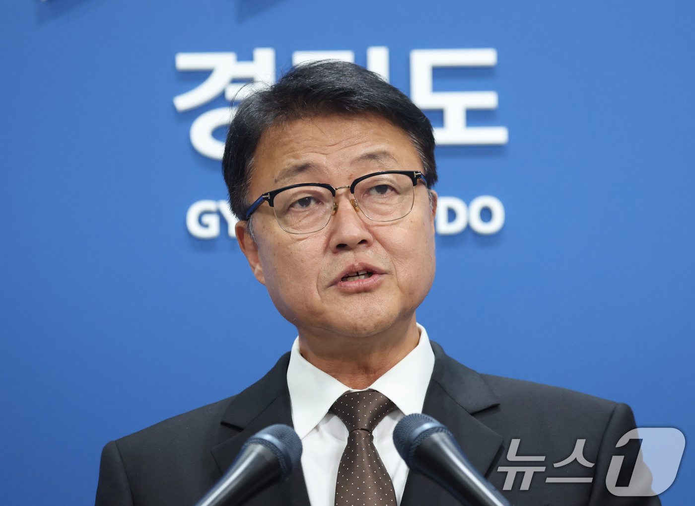 (수원=뉴스1) 김영운 기자 = 주형철 경기도 경제부지사가 31일 경기 수원시 영통구 경기도청에서 재정위기 극복 전략 TF 활동 보고 브리핑을 하고 있다. 2026.8.31/뉴스1 …