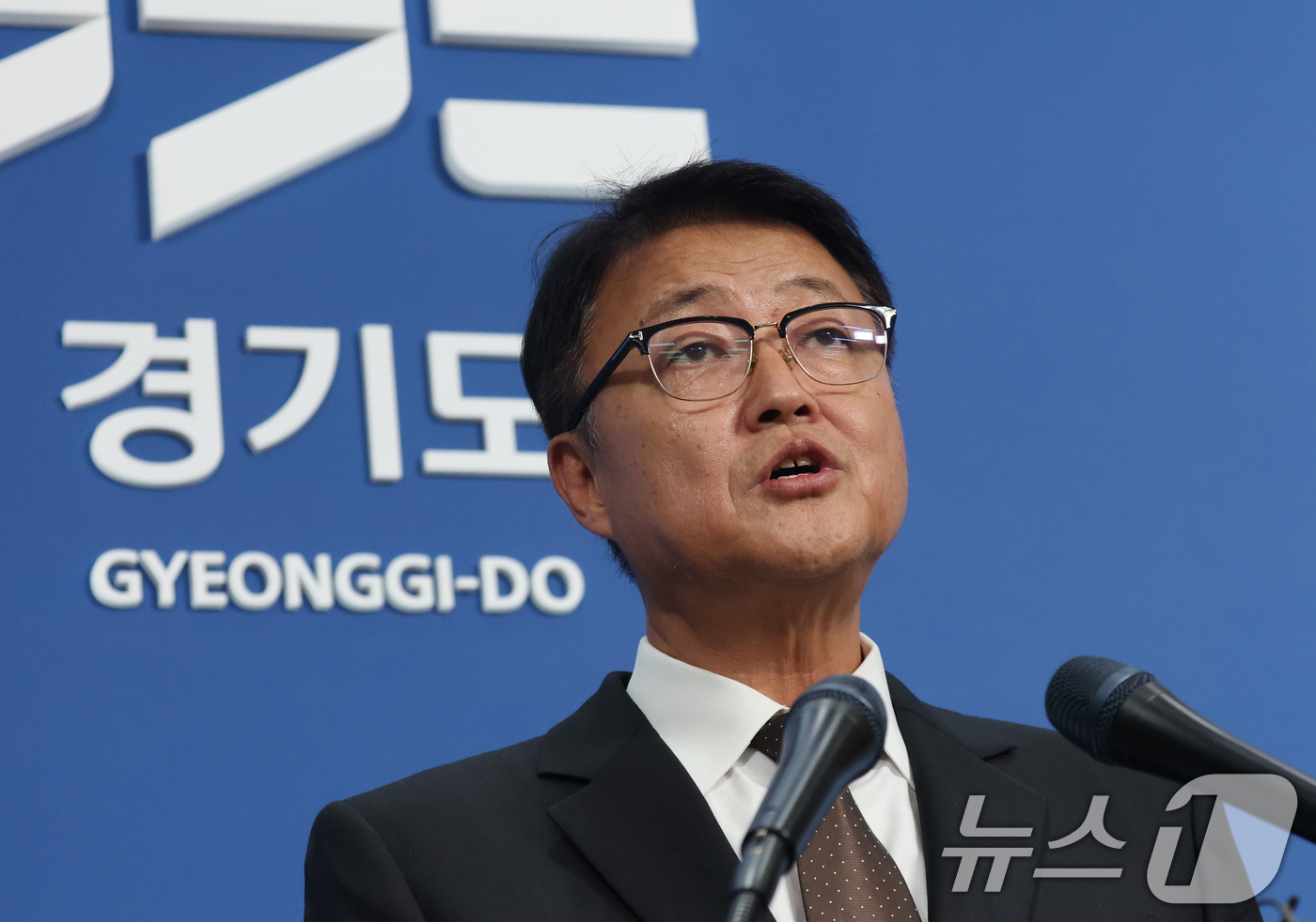 (수원=뉴스1) 김영운 기자 = 주형철 경기도 경제부지사가 31일 경기 수원시 영통구 경기도청에서 재정위기 극복 전략 TF 활동 보고 브리핑을 하고 있다. 2026.8.31/뉴스1 …