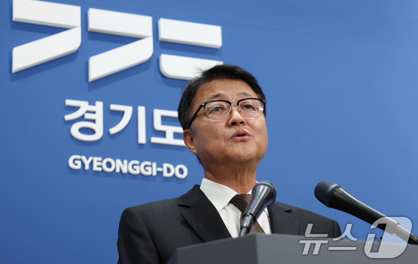 (수원=뉴스1) 김영운 기자 = 주형철 경기도 경제부지사가 31일 경기 수원시 영통구 경기도청에서 재정위기 극복 전략 TF 활동 보고 브리핑을 하고 있다. 2026.8.31/뉴스1 …