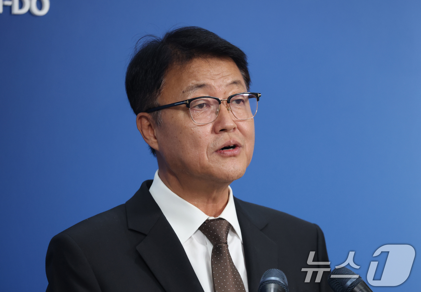 (수원=뉴스1) 김영운 기자 = 주형철 경기도 경제부지사가 31일 경기 수원시 영통구 경기도청에서 재정위기 극복 전략 TF 활동 보고 브리핑을 하고 있다. 2026.8.31/뉴스1 …