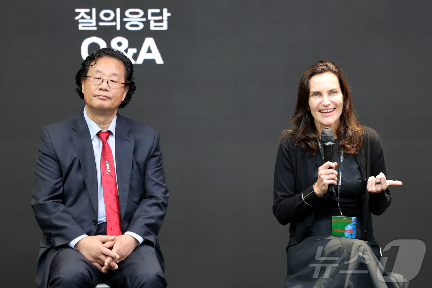(서울=뉴스1) 이광호 기자 = 젠 로버츠 디자인 마이애미 대표가 31일 오후 서울 동대문디자인플라자(DDP)에서 열린 '디자인마이애미 서울 2026'기자간담회에서 취재진의 질문에 …