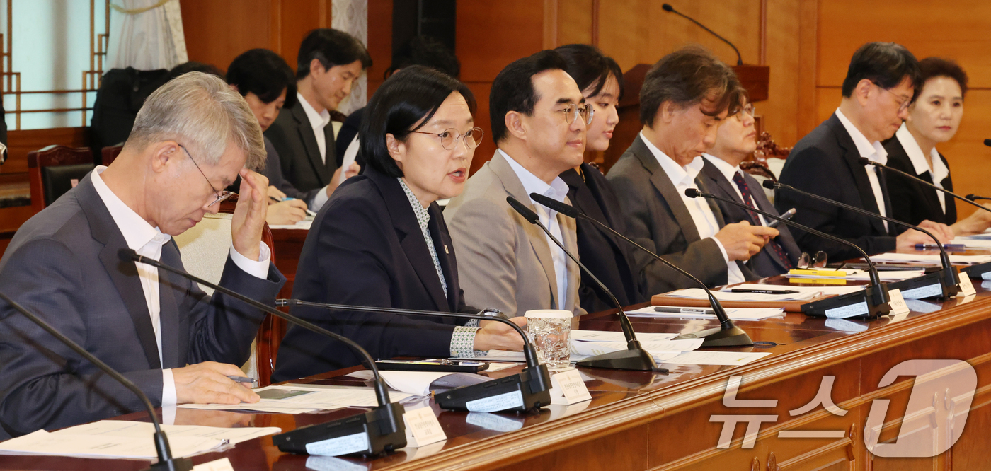 (서울=뉴스1) 이종덕 기자 = 한성숙 국무총리가 31일 서울 종로구 정부서울청사에서 열린 전남광주통합특별시 지원위원회 첫 회의에서 모두 발언하고 있다. 2026.8.31/뉴스1