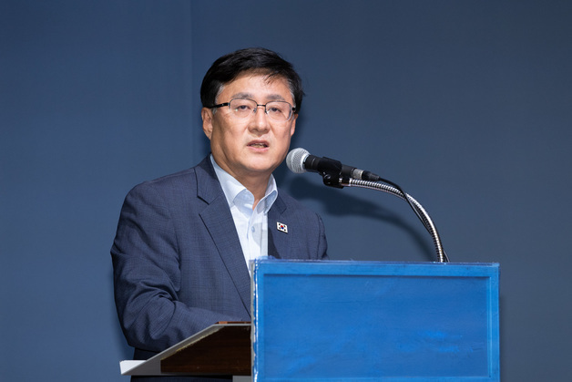 '가습기살균제 피해자 간담회' 인사말 하는 김성환 장관