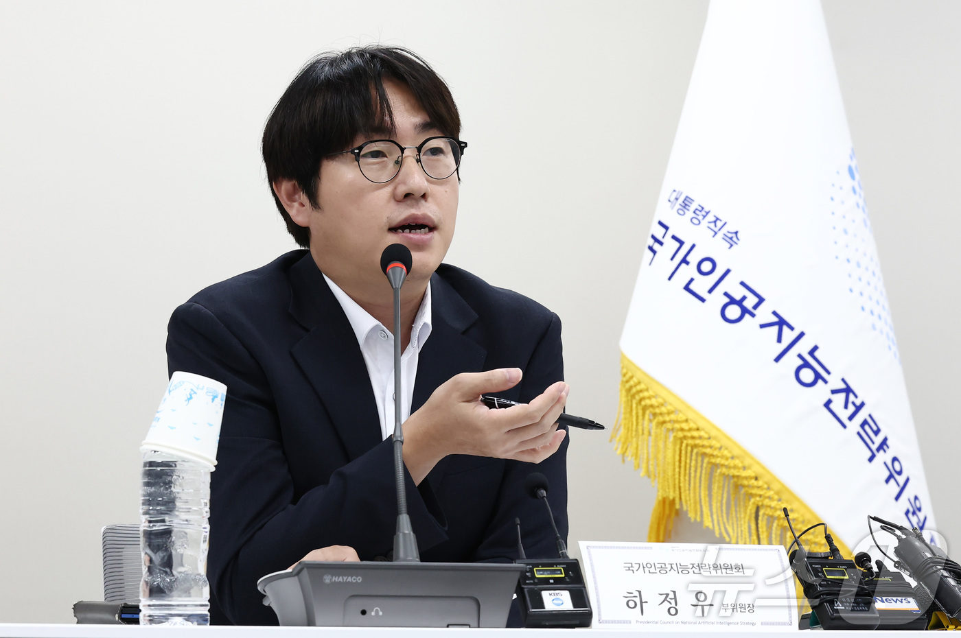 (서울=뉴스1) 김민지 기자 = 하정우 국가인공지능전략위원회 신임 상근부위원장이 31일 서울 중구 국가인공지능전략위원회에서 열린 취임 인사 및 기자간담회에서 발언하고 있다. 202 …