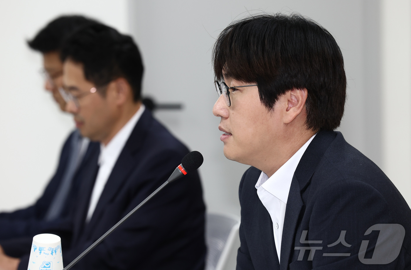 (서울=뉴스1) 김민지 기자 = 하정우 국가인공지능전략위원회 신임 상근부위원장이 31일 서울 중구 국가인공지능전략위원회에서 열린 취임 인사 및 기자간담회에서 발언하고 있다. 202 …