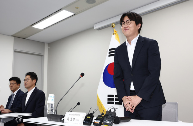 밝은 표정의 하정우 국가AI전략위 신임 상근부위원장