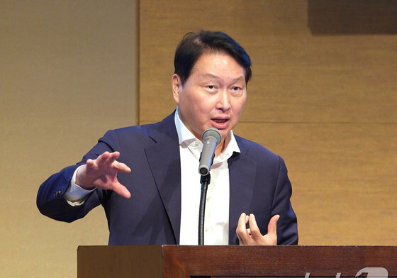 SK하이닉스 "日 메모리 공장 설립 사실 아냐"…최태원 "검토 중일 뿐"