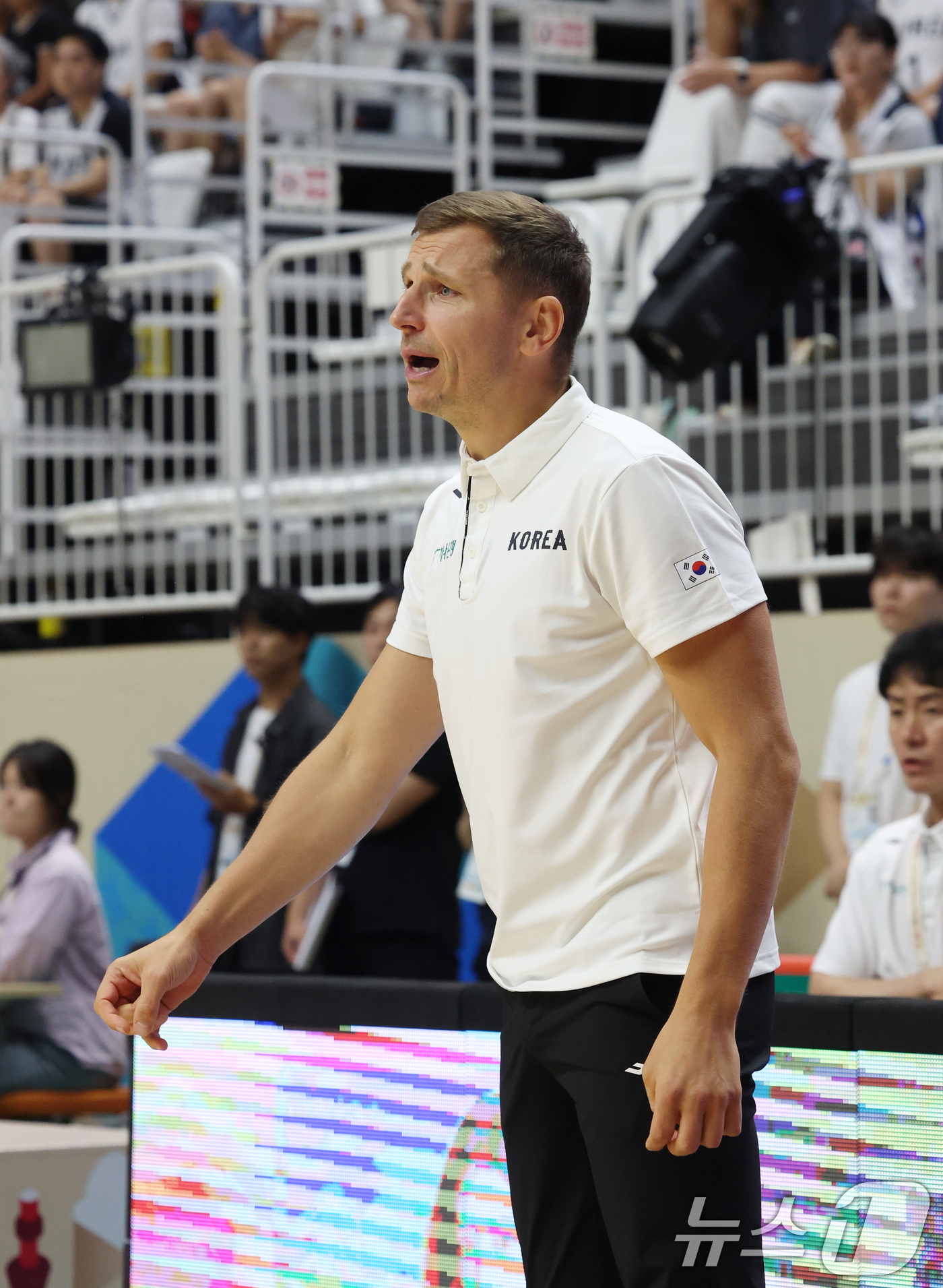 (수원=뉴스1) 김영운 기자 = 31일 경기 수원시 권선구 수원KT소닉붐아레나에서 열린 2027 FIBA 농구 월드컵 아시아 예선 2라운드 윈도우4, 한국과 사우디아라비아의 경기에 …
