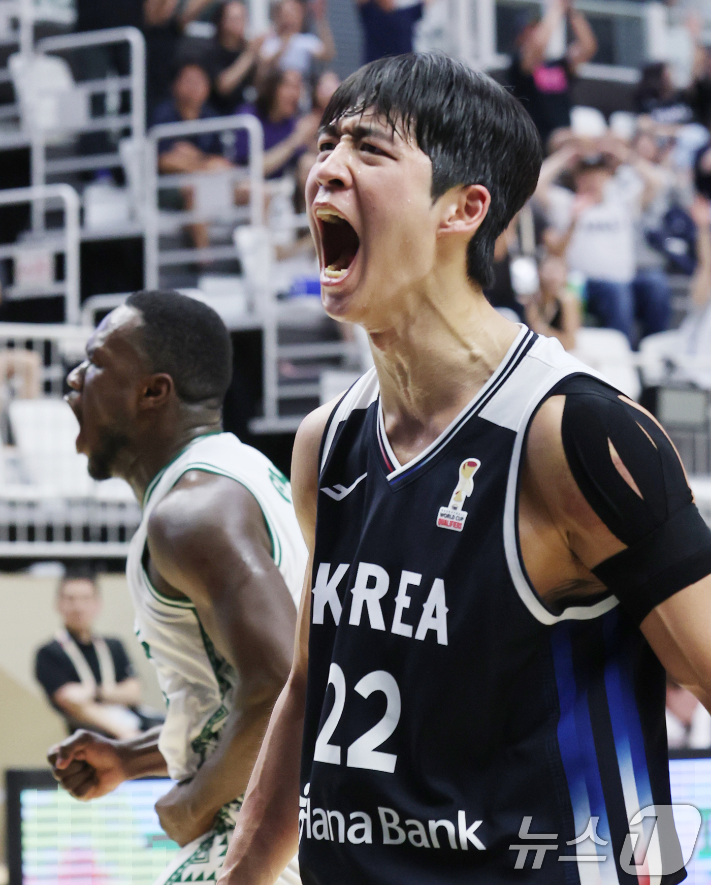 (수원=뉴스1) 김영운 기자 = 31일 경기 수원시 권선구 수원KT소닉붐아레나에서 열린 2027 FIBA 농구 월드컵 아시아 예선 2라운드 윈도우4, 한국과 사우디아라비아의 경기에 …