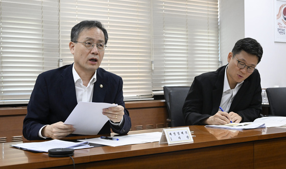 정부, 청년일자리 회복방안 조속히 발표…제조·건설 대책도 마련