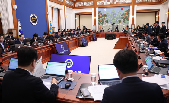 국무회의 주재하는 이재명 대통령
