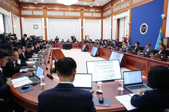 국무회의 주재하는 이재명 대통령