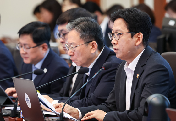 국무회의 발언하는 배경훈 부총리