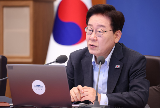 李대통령 "집 양도소득 100억에 세금 몇억…근로소득과 불공평"