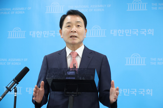 '무인기 보고 누락' 추가 사실 공개하는 성일종