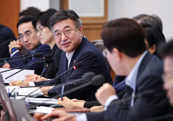 국무회의 발언하는 윤호중 장관