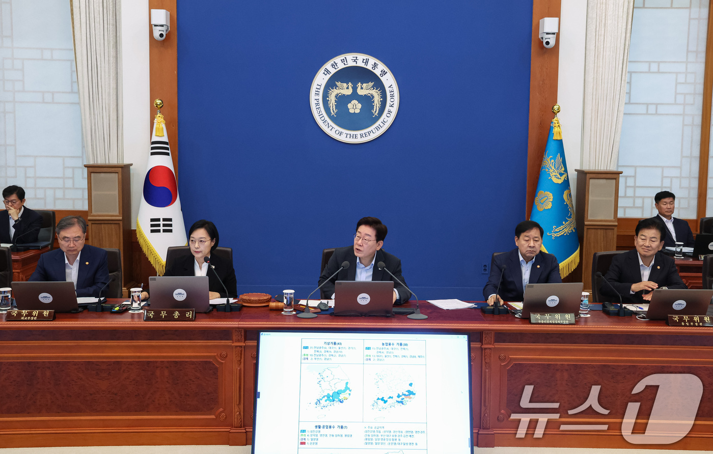 (서울=뉴스1) 이재명 기자 = 이재명 대통령이 4일 청와대에서 열린 국무회의에서 발언을 하고 있다. (청와대통신사진기자단) 2026.8.4/뉴스1