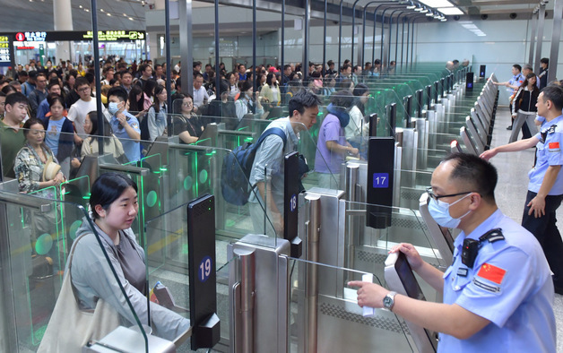 中관영지, 출입국 통제강화 서방 비판에 "쇄국 아닌 안전장치"