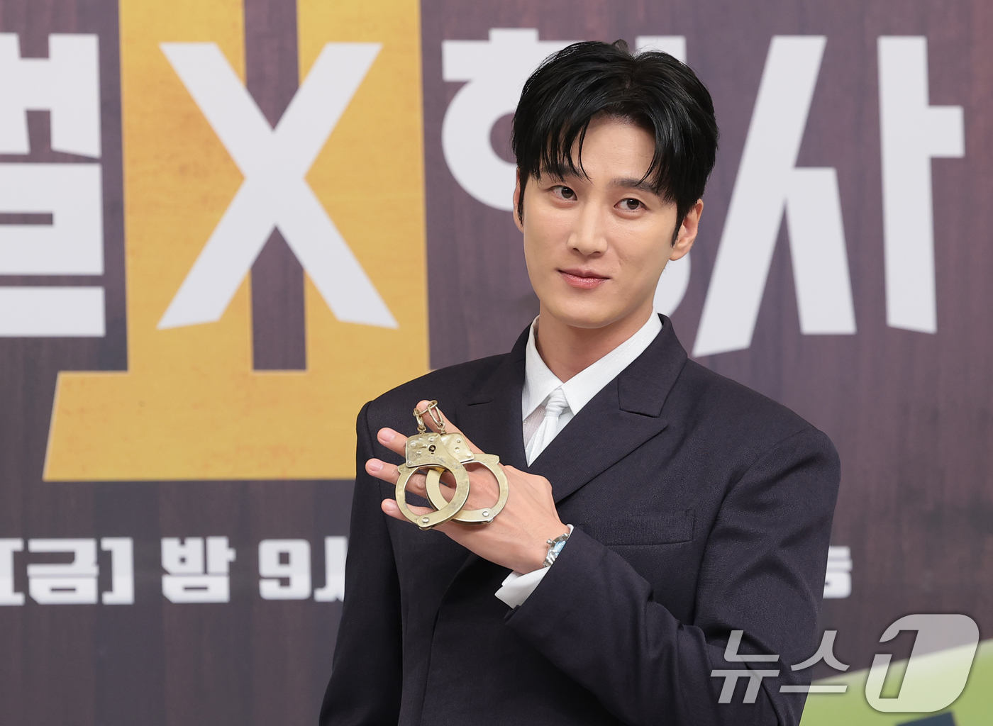 (서울=뉴스1) 권현진 기자 = 배우 안보현이 4일 서울 양천구 SBS에서 열린 SBS 새 금토드라마 '재벌X형사2' 제작발표회에서 포즈를 취하고 있다.'재벌X형사2'는 수사가 막 …