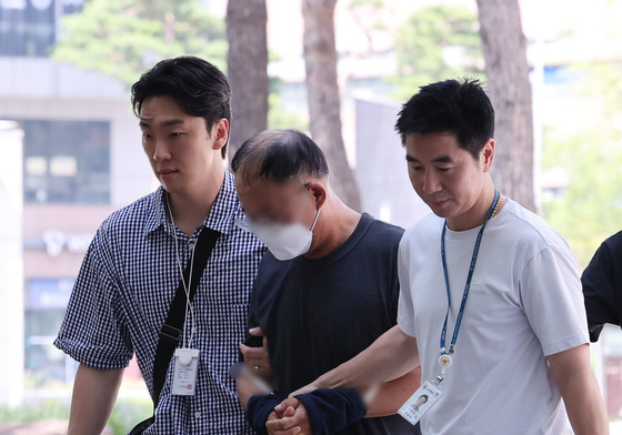 외국인 여성 흉기 습격 40대 구속심사 출석