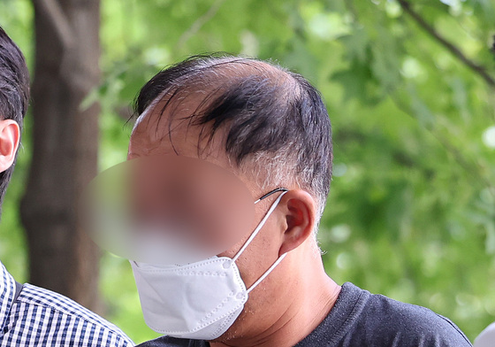 일면식 없는 외국인 여성에 흉기 휘두른 40대 구속심사 출석
