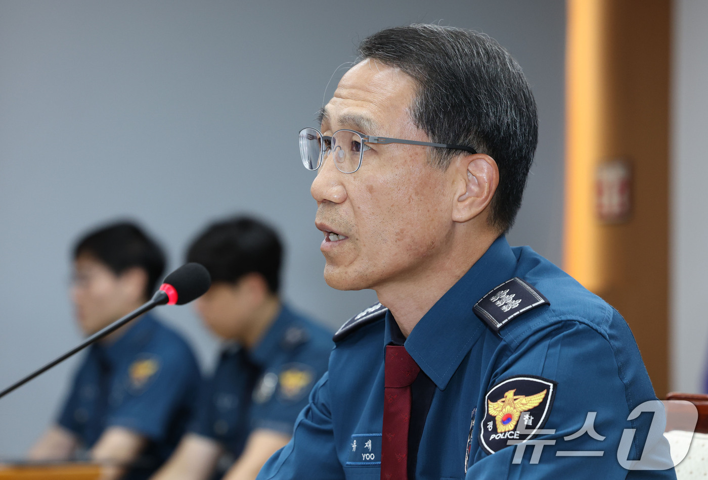 (서울=뉴스1) 이광호 기자 = 유재성 경찰청장 직무대행이 4일 오후 서울 서대문구 경찰청에서 열린 전국 경찰 지휘부 화상회의에서 발언하고 있다.이번 회의는 지난달 31일 국회 본 …