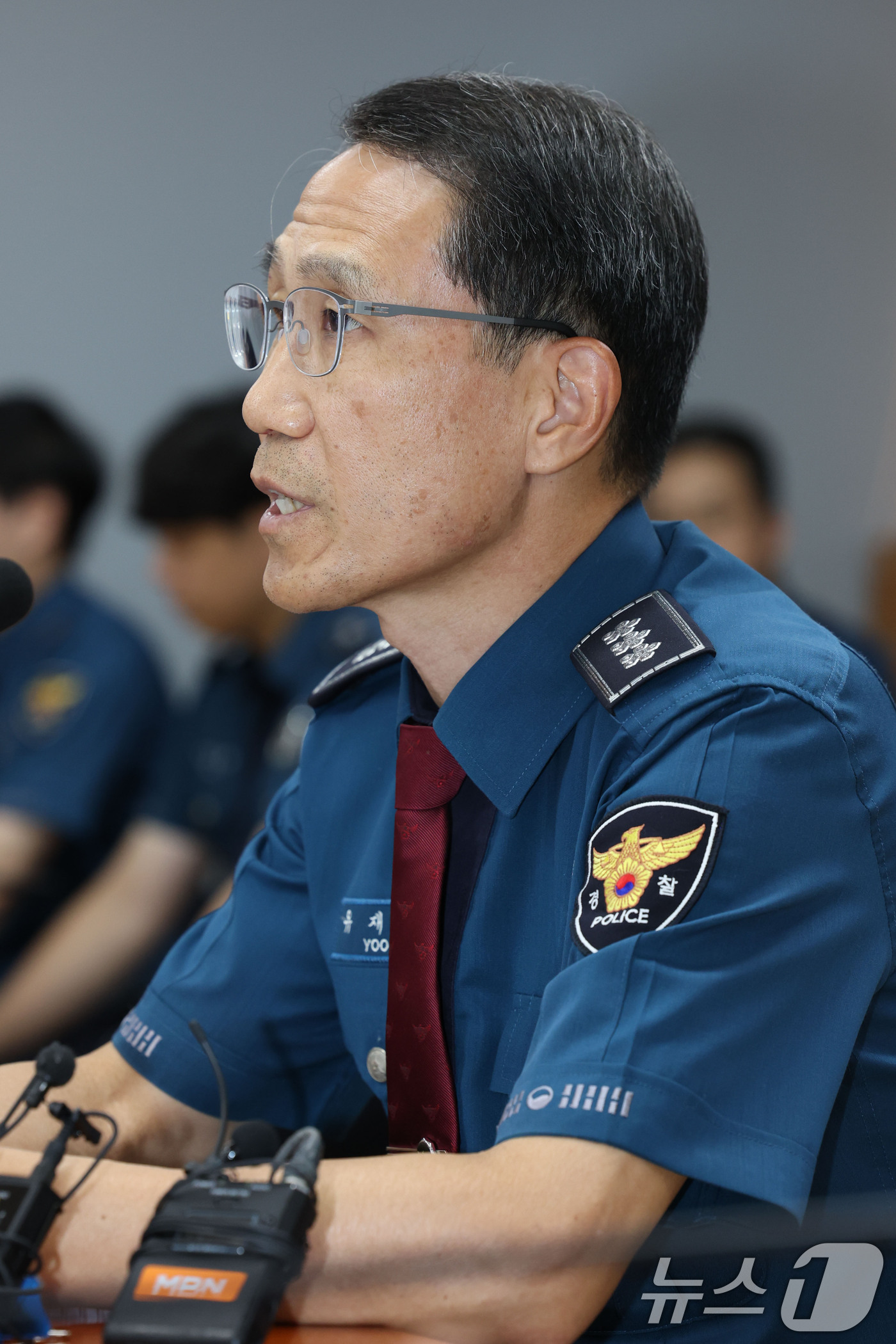 (서울=뉴스1) 이광호 기자 = 유재성 경찰청장 직무대행이 4일 오후 서울 서대문구 경찰청에서 열린 전국 경찰 지휘부 화상회의에서 발언하고 있다.이번 회의는 지난달 31일 국회 본 …