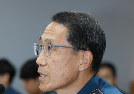 발언하는 유재성 경찰청장 직무대행