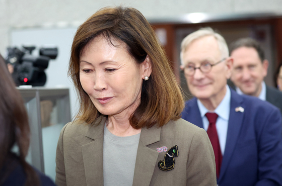 스틸 대사 남편은 공화거물…'조현 예방' 이례적 동행, 막후 외교 기대(종합)