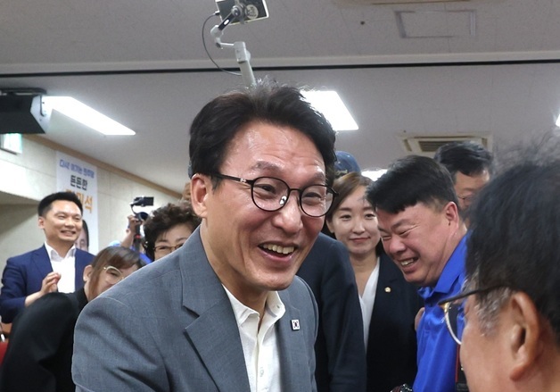 전북 김제 찾은 김민석