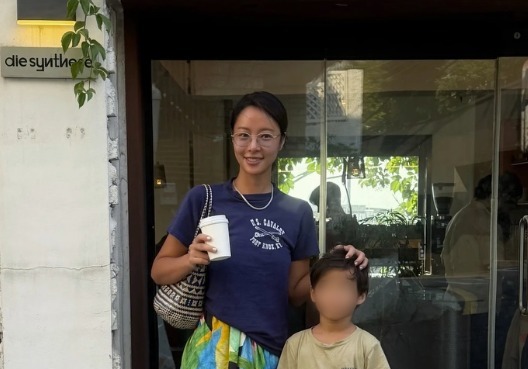 '싱글맘' 황정음, 두 아들과 신나는 여름휴가…행복한 미소 [N샷]
