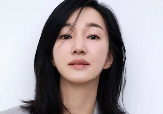 "배우계 기강 잡아달라"…'4년 공백' 수애, SNS 오픈·프로필 공개 화제
