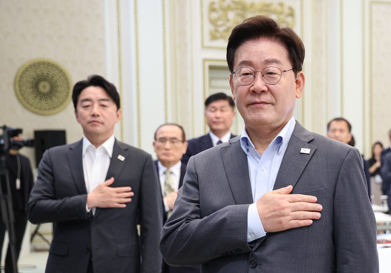 국민의례 하는 이재명 대통령