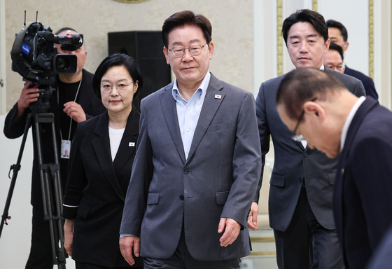 업무보고 입장하는 이재명 대통령