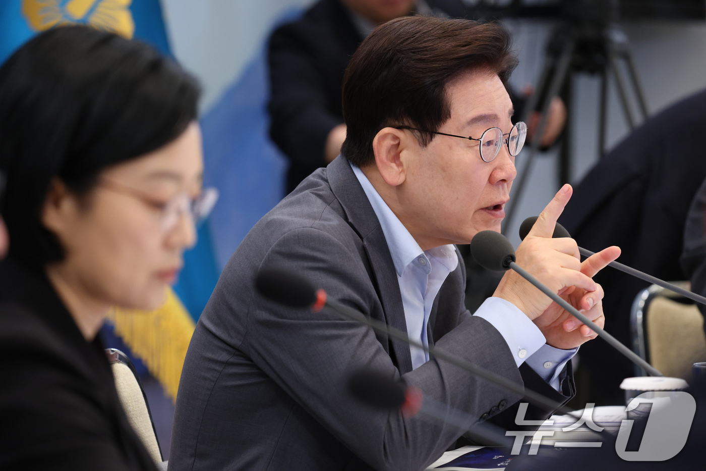 (서울=뉴스1) 이재명 기자 = 이재명 대통령이 5일 청와대 영빈관에서 열린 외교부, 통일부, 국방부, 국가보훈부 2차 업무보고에서 발언을 하고 있다. (청와대통신사진기자단) 20 …