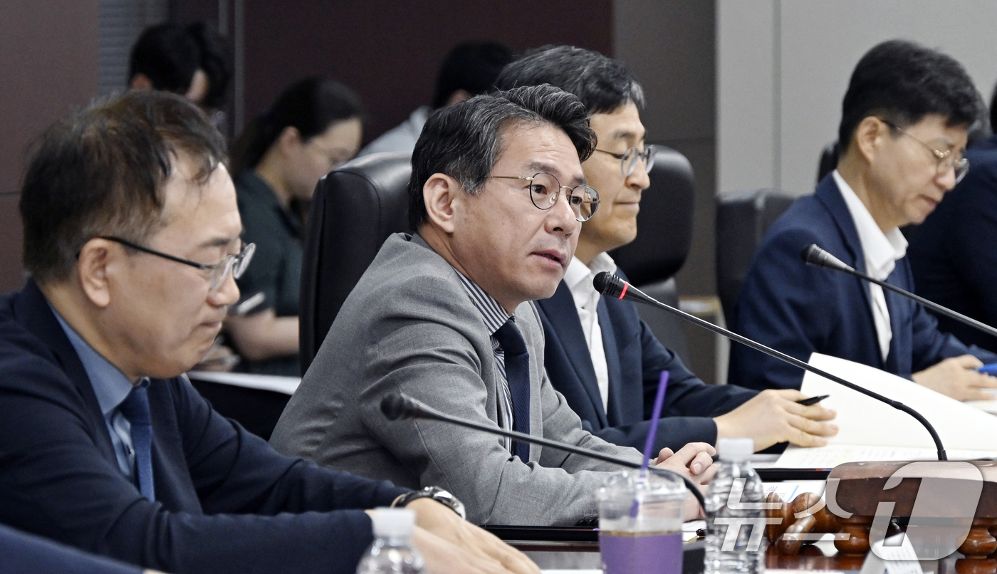 (서울=뉴스1) 김명섭 기자 = 조용범 기획예산처 차관이 5일 오전 서울 종로구 한국무역보험공사에서 열린 국제행사심사위원회에서 모두 발언을 하고 있다. (기획예산처 제공. 재판매 …