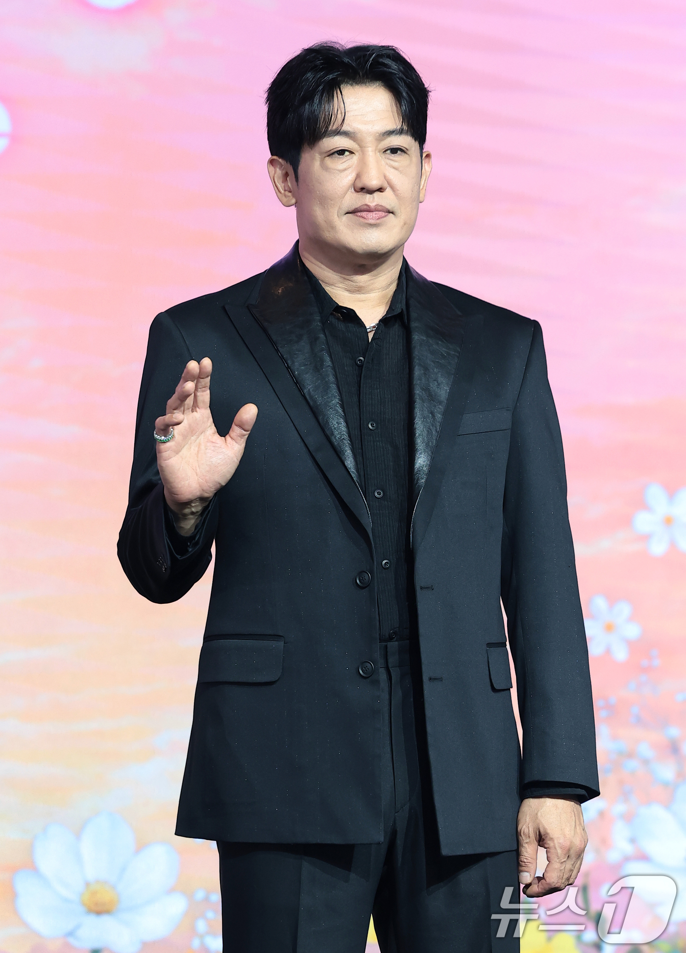 (서울=뉴스1) 권현진 기자 = 배우 허성태가 5일 서울 마포구 호텔 나루 서울 엠갤러리에서 열린 넷플릭스 시리즈 '이런 엿같은 사랑' 제작발표회에서 포즈를 취하고 있다.'이런 엿 …