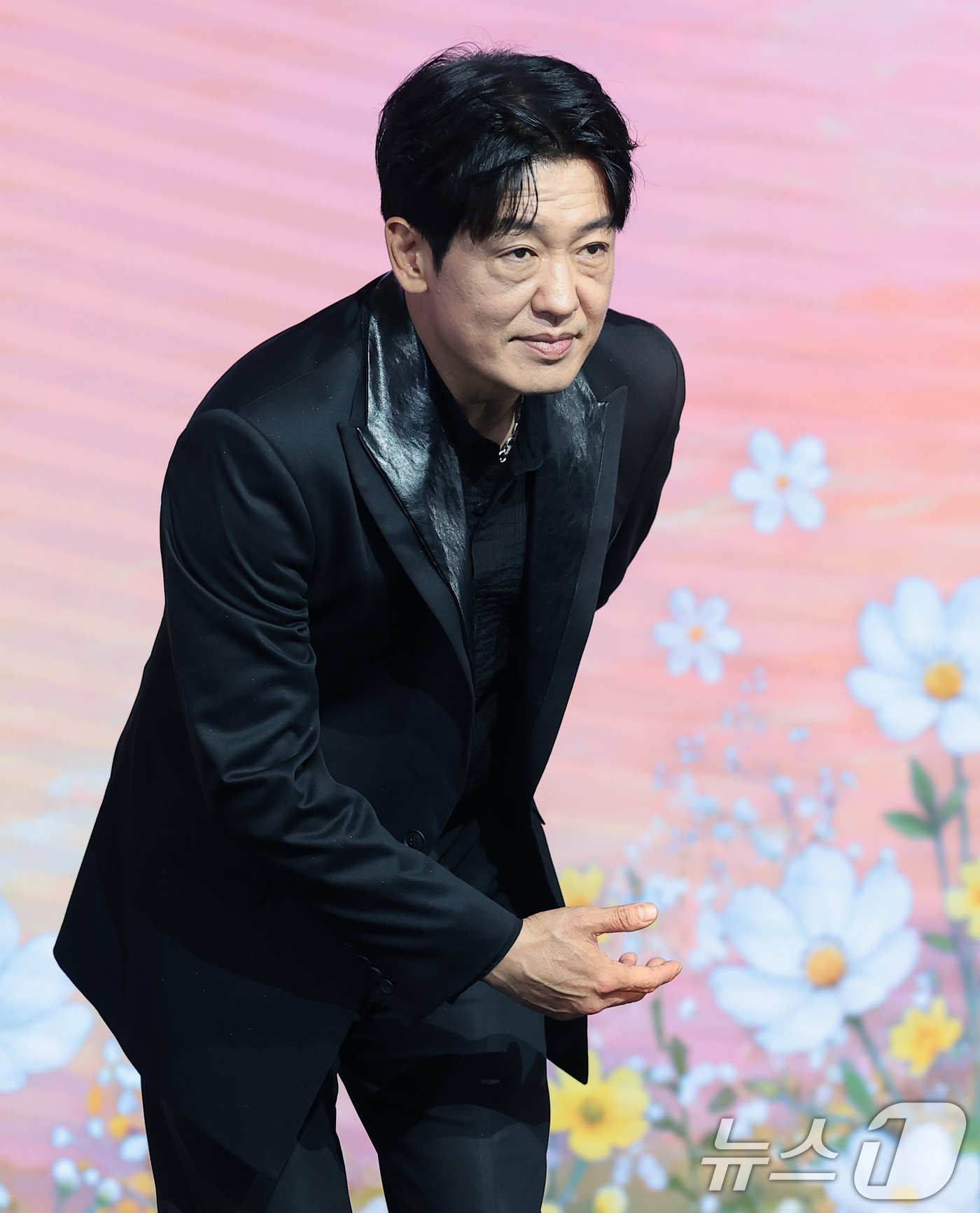 (서울=뉴스1) 권현진 기자 = 배우 허성태가 5일 서울 마포구 호텔 나루 서울 엠갤러리에서 열린 넷플릭스 시리즈 '이런 엿같은 사랑' 제작발표회에서 포즈를 취하고 있다.'이런 엿 …