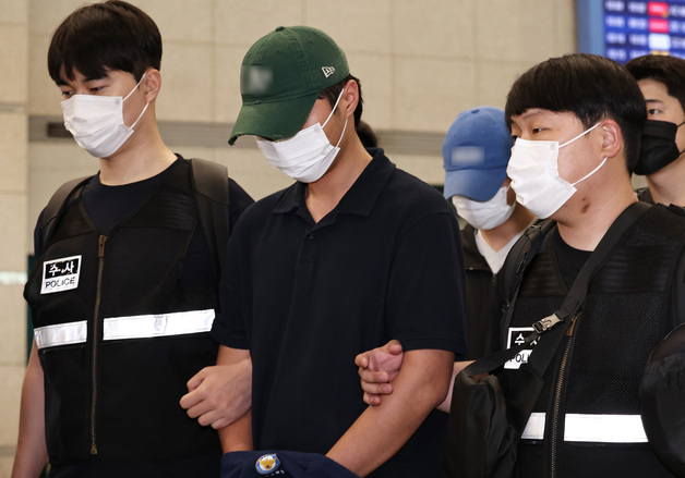 캄보디아→카자흐스탄 거점 옮긴 스캠 조직…은신처 급습 14명 검거