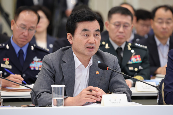 업무보고 하는 안규백 장관