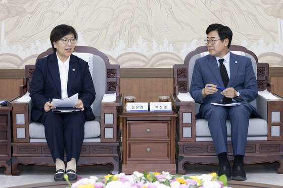 통합돌봄 간담회 갖는 정은경 장관과 박찬대 시장