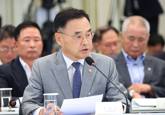 李 대통령 "수능 어떻게 바꿀지 고민해보자"…차정인 "논·서술형 도입해야"(종합)