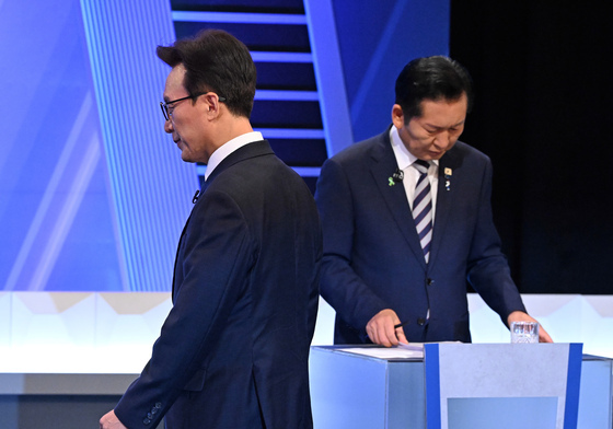 與선관위 '홀짝 투표·현수막 논란' 제소 기각…황명선 신고건은 계속심사(종합)