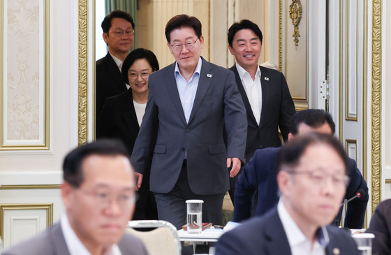 부처 업무보고 참석하는 이재명 대통령