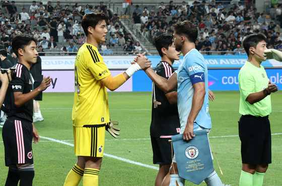 인사 나누는 팀K리그·멘체스터 시티