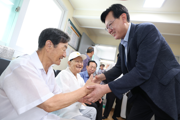 서대문구, 폭염에 AI 돌봄 시스템·에어돔 놀이터 가동