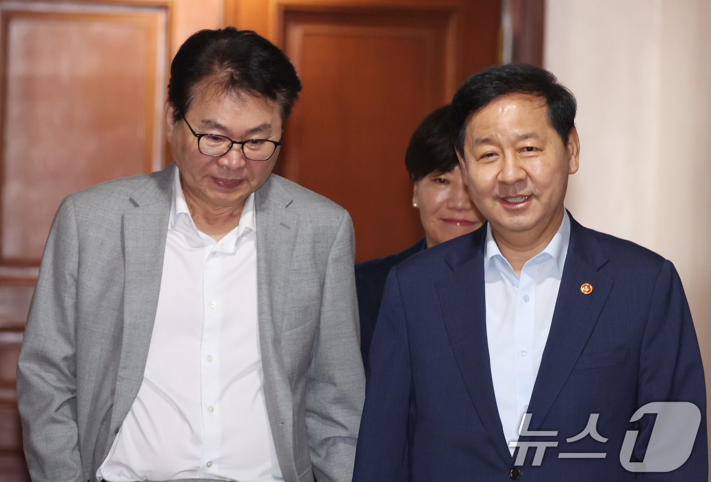 (서울=뉴스1) 김명섭 기자 = 구윤철 경제부총리 겸 재정경제부 장관이 6일 오전 서울 종로구 세종대로 정부서울청사에서 열린 비상경제본부 희의 겸 경제·구조혁신 관계장관회의에 참석 …