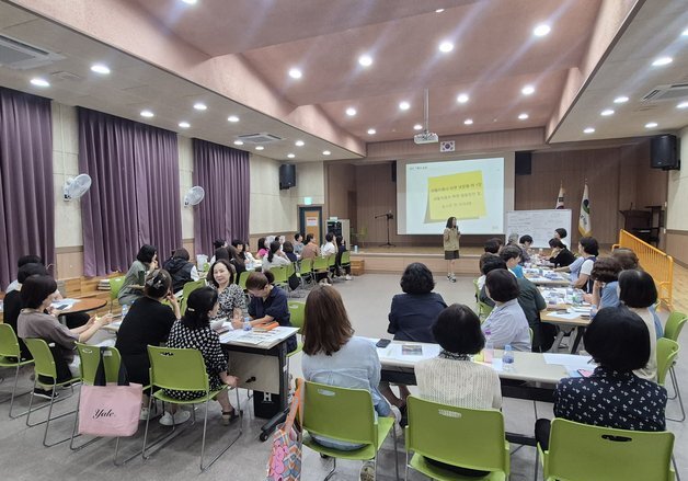 수원시, 11월까지 협업기관 77곳 찾아 '인권교육'…1860명 대상