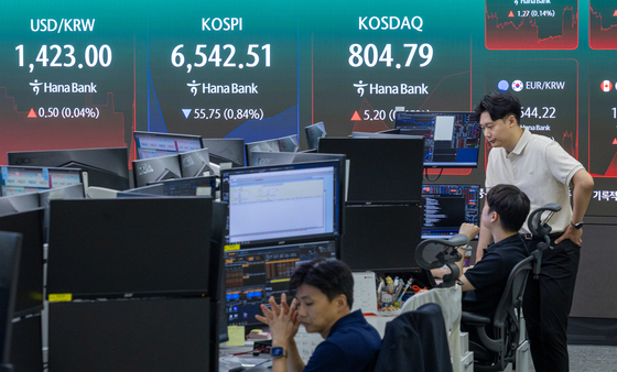 호르무즈 재개방 기대에 유가·금리↓…환율 1420원대 초반 하락