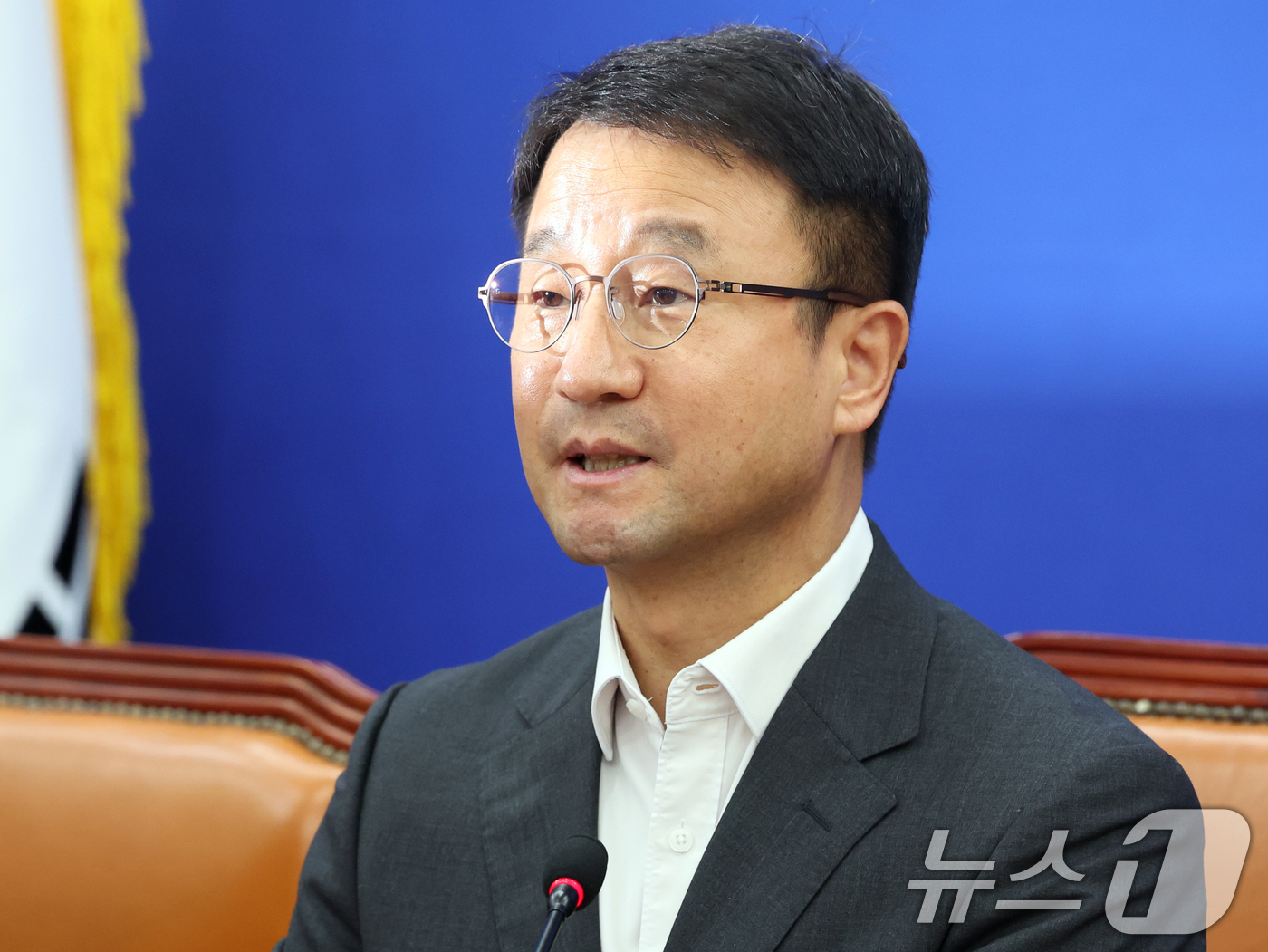 (서울=뉴스1) 황기선 기자 = 한병도 더불어민주당  당대표 직무대행 겸 원내대표가 6일 오전 서울 여의도 국회에서 열린 정책조정회의에서 모두발언을 하고 있다.  2026.8.6/ …